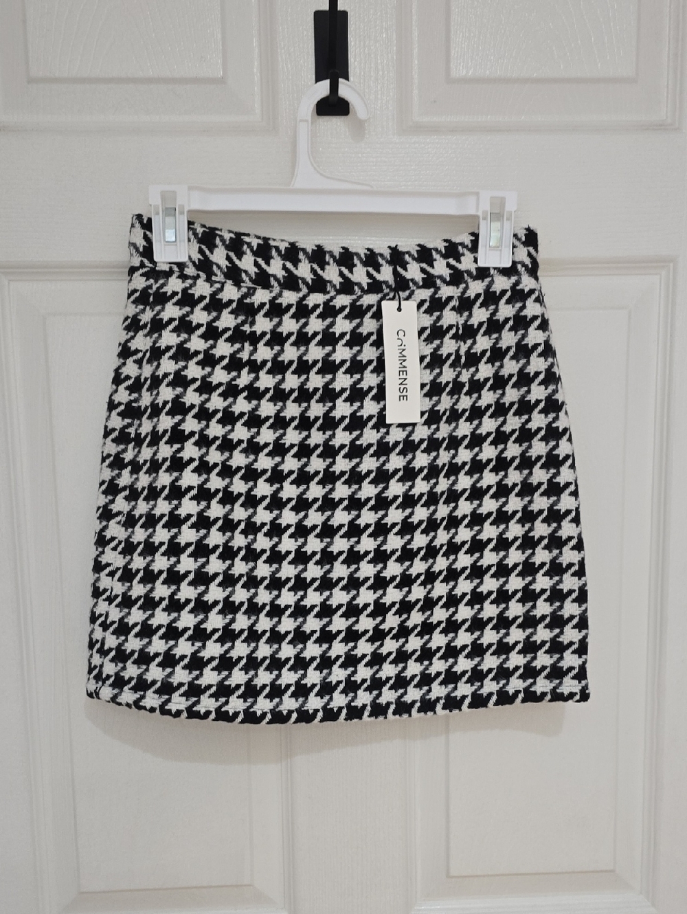 Commense Black & White Houndstooth Mini Skirt